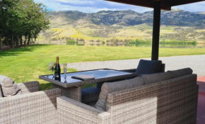 Lakeside Retreat Cromwell